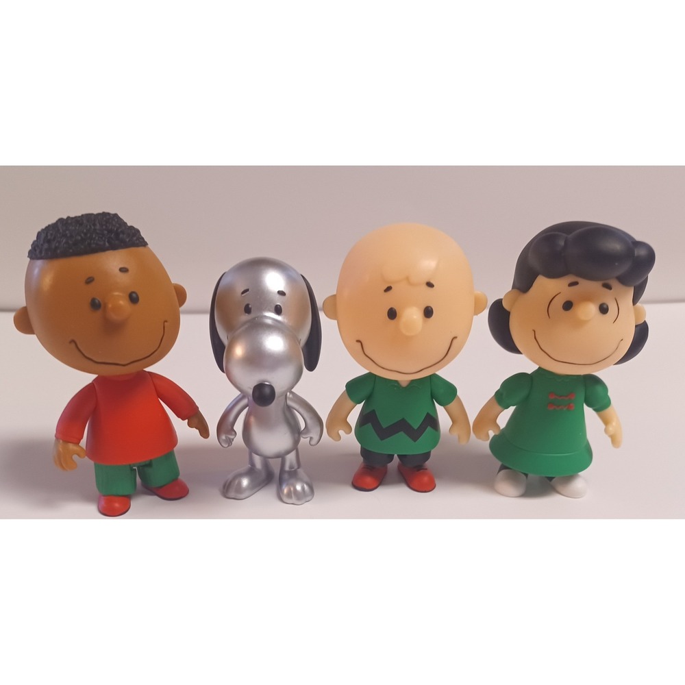 4 Super7 Peanuts Holiday Snoopy Lucy & More Blind Box Figure NEAR COMPLETE SET